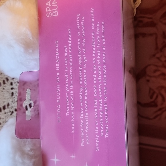 NWT Spa Bunny Plush Spa Headband - Picture 3 of 3
